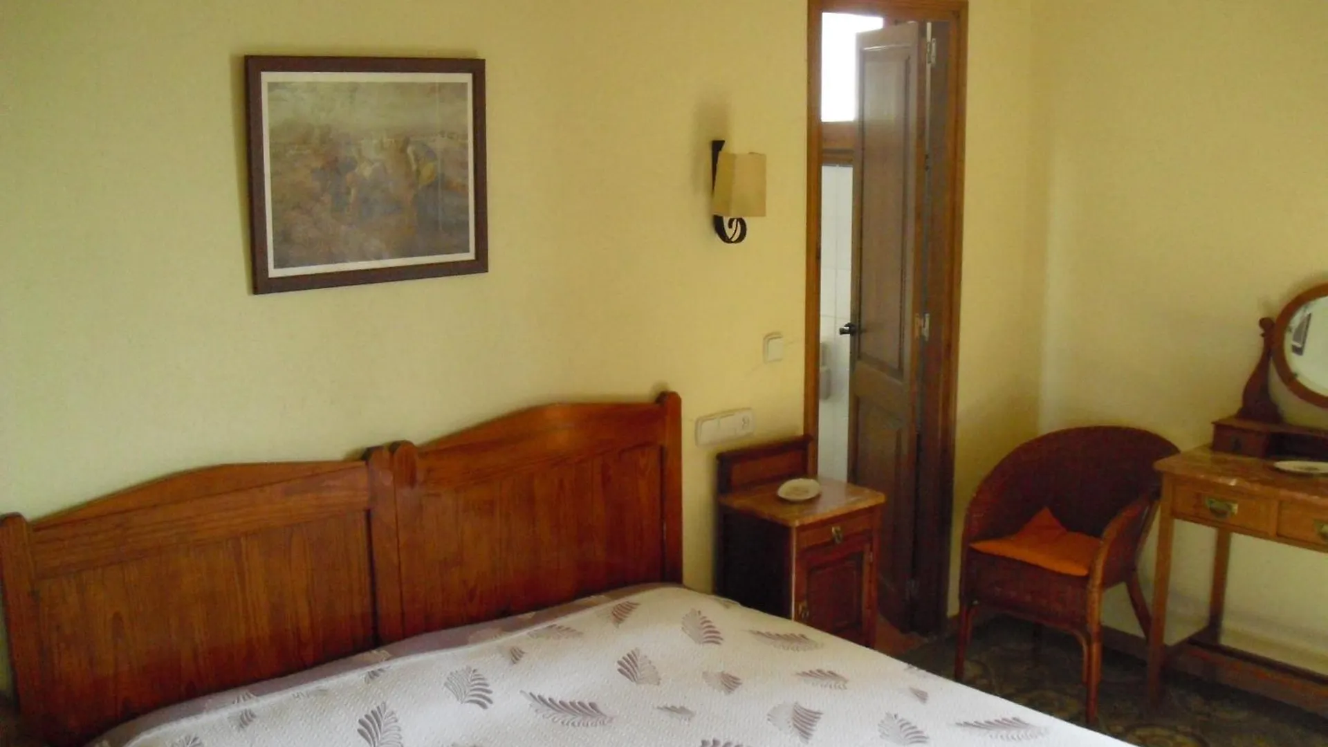 Country house Mas La Torre Guest House Palau Saverdera Spain